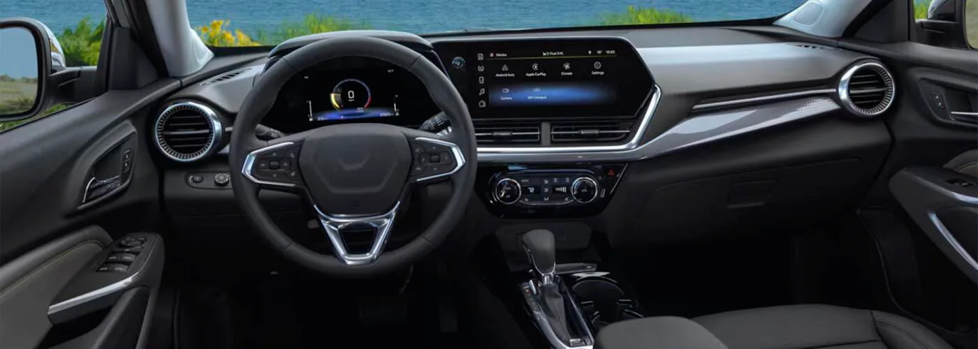 Chevrolet Tracker dashboard steering wheel panel